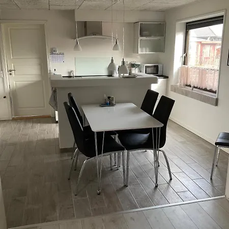 Strandhytten * 荷韦德山迪